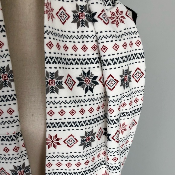 NEW Cozy Soft Snowflake Fair Isles Flannel Infinity Winter Scarf - Picture 5 of 6